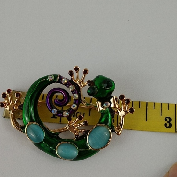 Gecko Lizard Brooch Pin Bow Tie Enamel Whimsical Fun Collectible - Picture 7 of 9